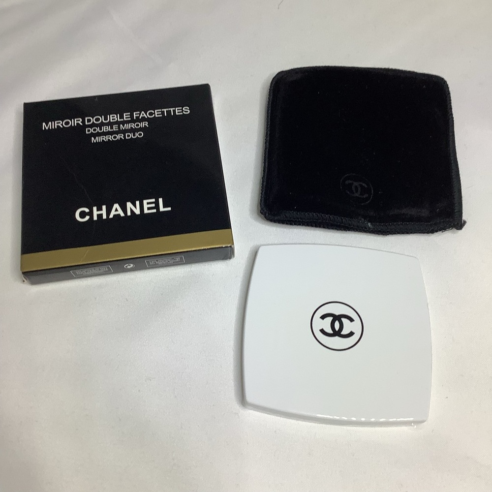 CHANEL Double Facettes Mirror